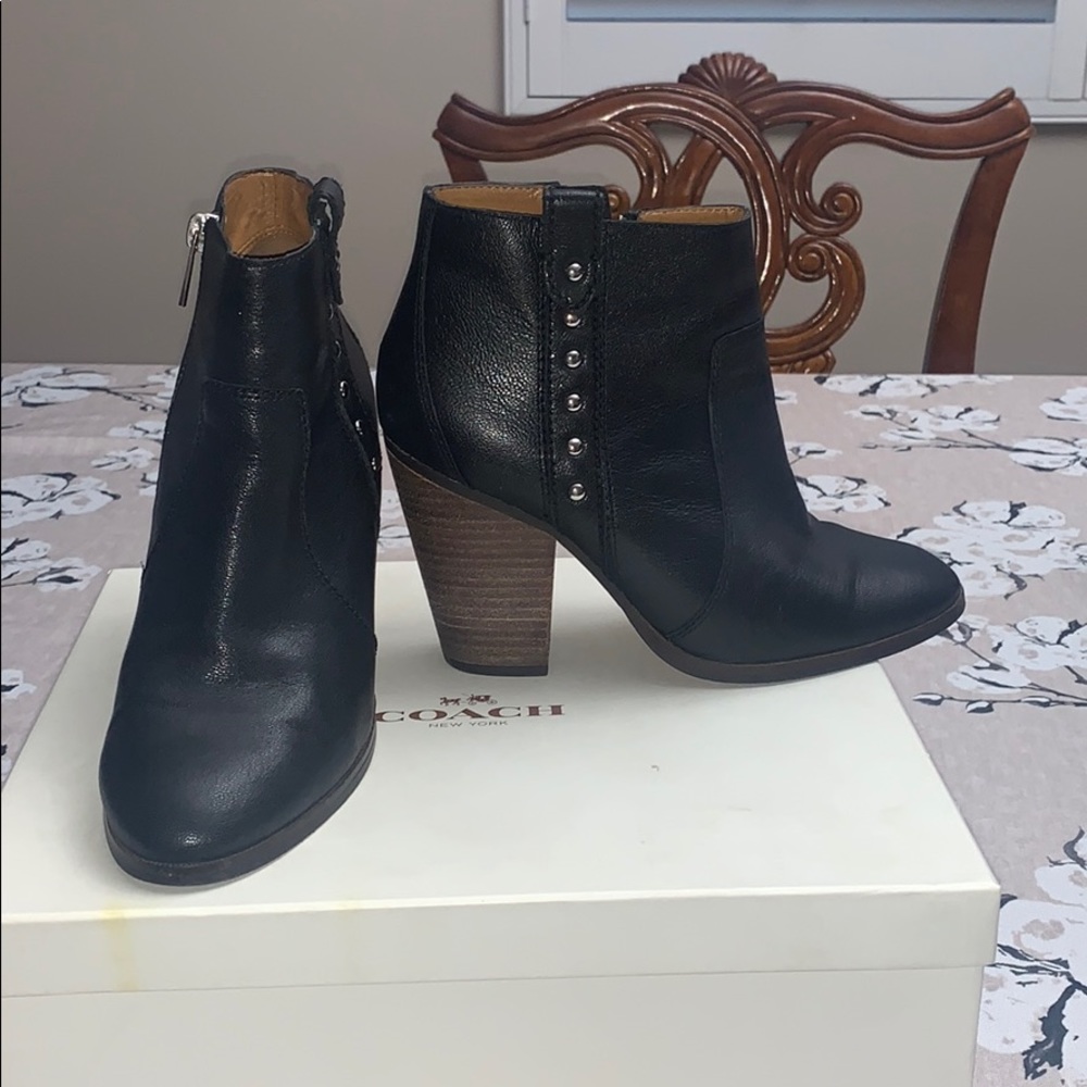 Short side booties.